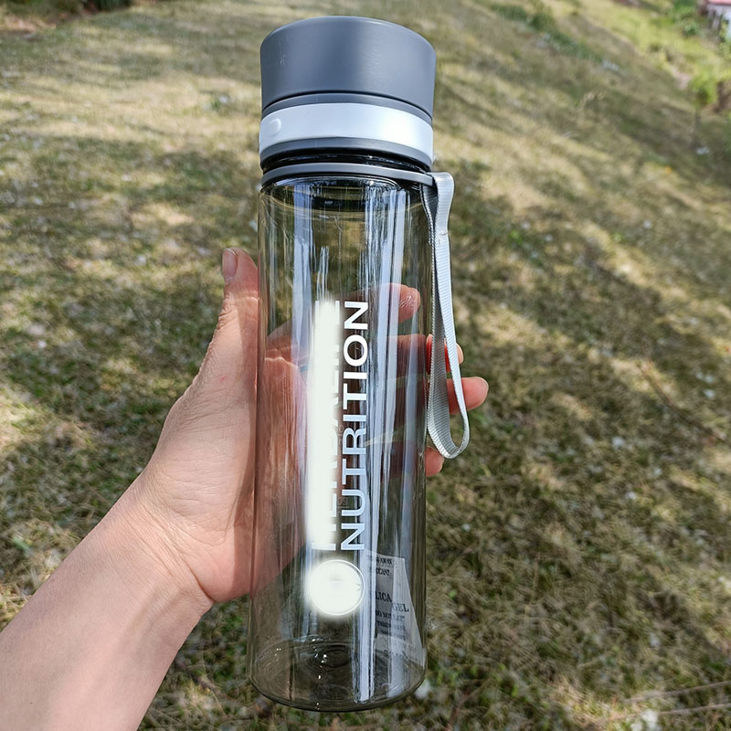 Nuova Bottiglia d'Acqua da 660 - Nutrition Fitness Equipment recensione e prezzo